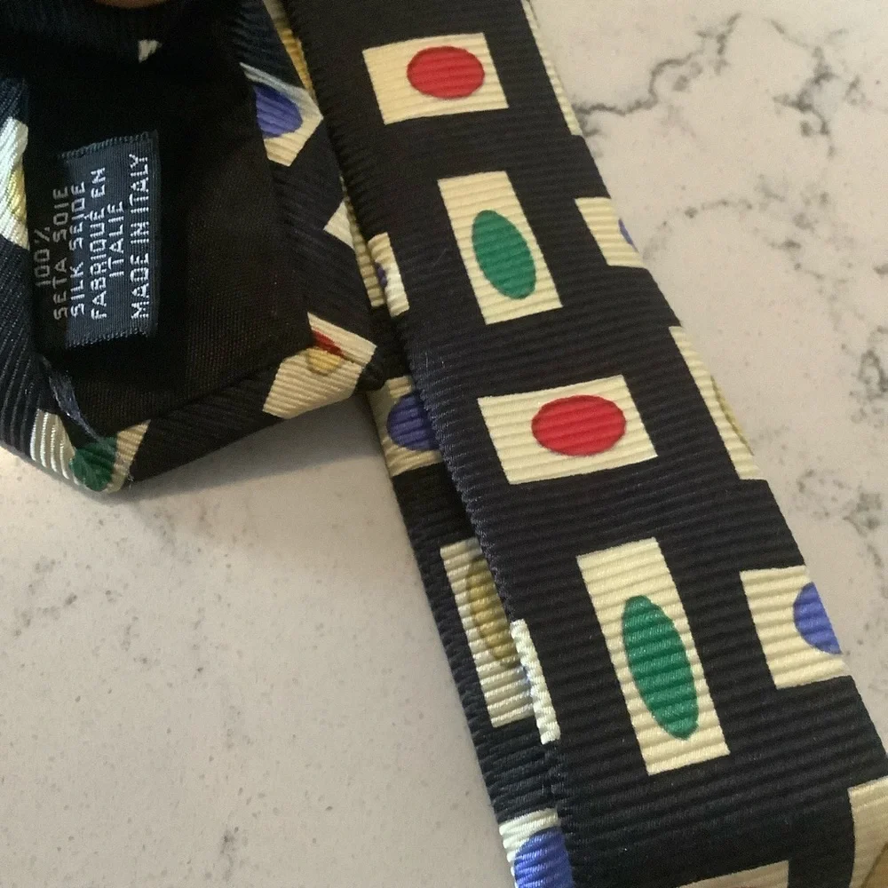 Hugo boss designer tie 100% silk multicolored geometric print .Made in Italy